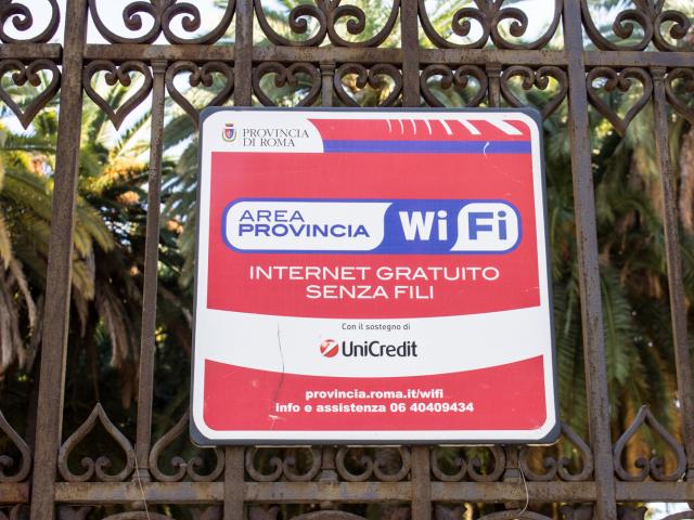 7 тысяч центральных площадей в итальянских городах получат бесплатный Wi-Fi