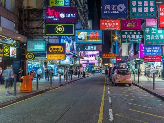 В Гонконге зафиксировали крупнейший спад туризма за 16 лет