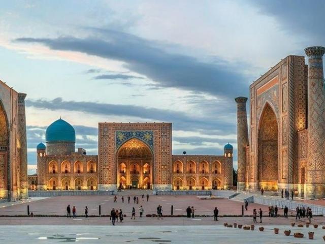 Туристический поток из России в Узбекистан вырос на четверть