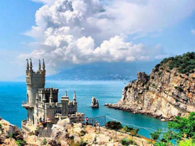 В Крыму разработали срочные меры по сохранению туристической отрасли