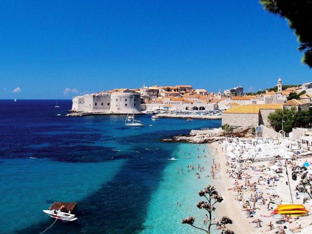 Власти Кипра надеются частично начать туристический сезон в июле