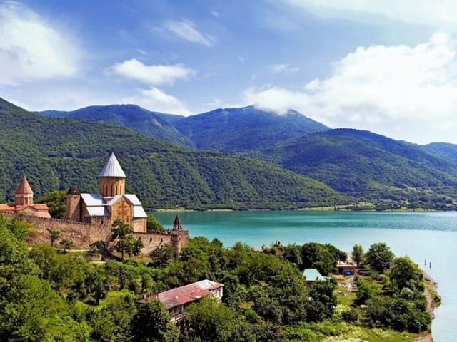 Грузия готова с 1 июля принимать российских туристов