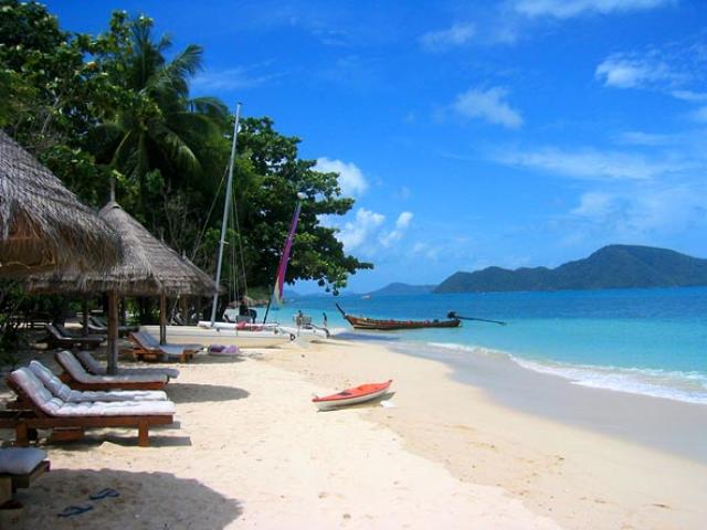 Пять курортов Таиланда могут открыться для иностранцев уже в августе
