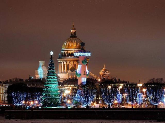 Власти Санкт-Петербурга просят туристов не приезжать на новогодние праздники