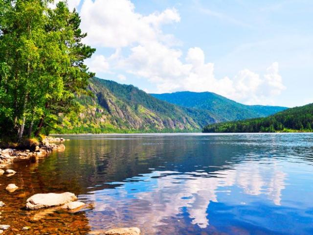 Самые популярные регионы России для отдыха на озёрах