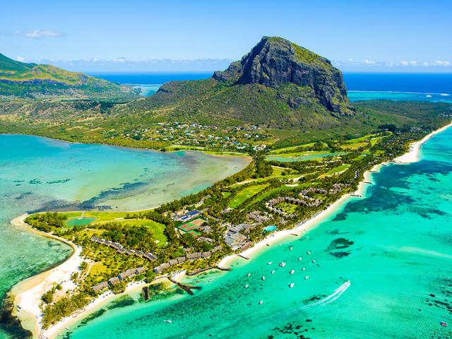 Карты «Мир» могут начать принимать в Маврикии