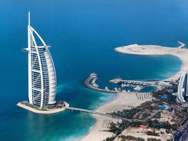 ОАЭ ввели многократную туристическую визу для семей с детьми